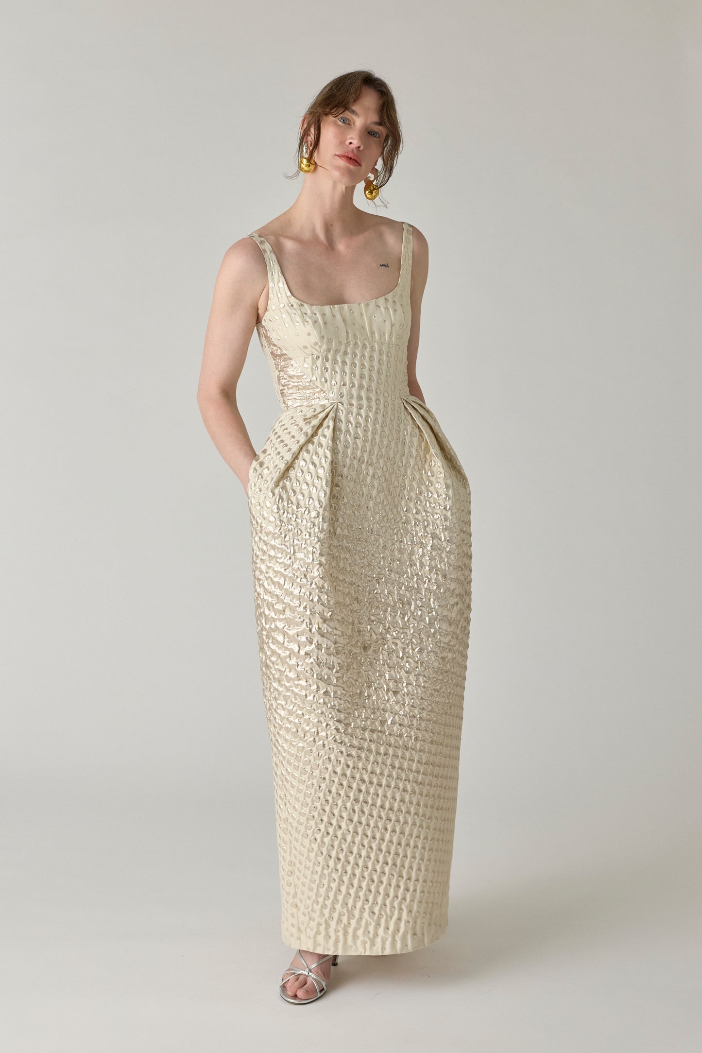 Halftone Wiggle Dot Scoop Neck Tulip Gown