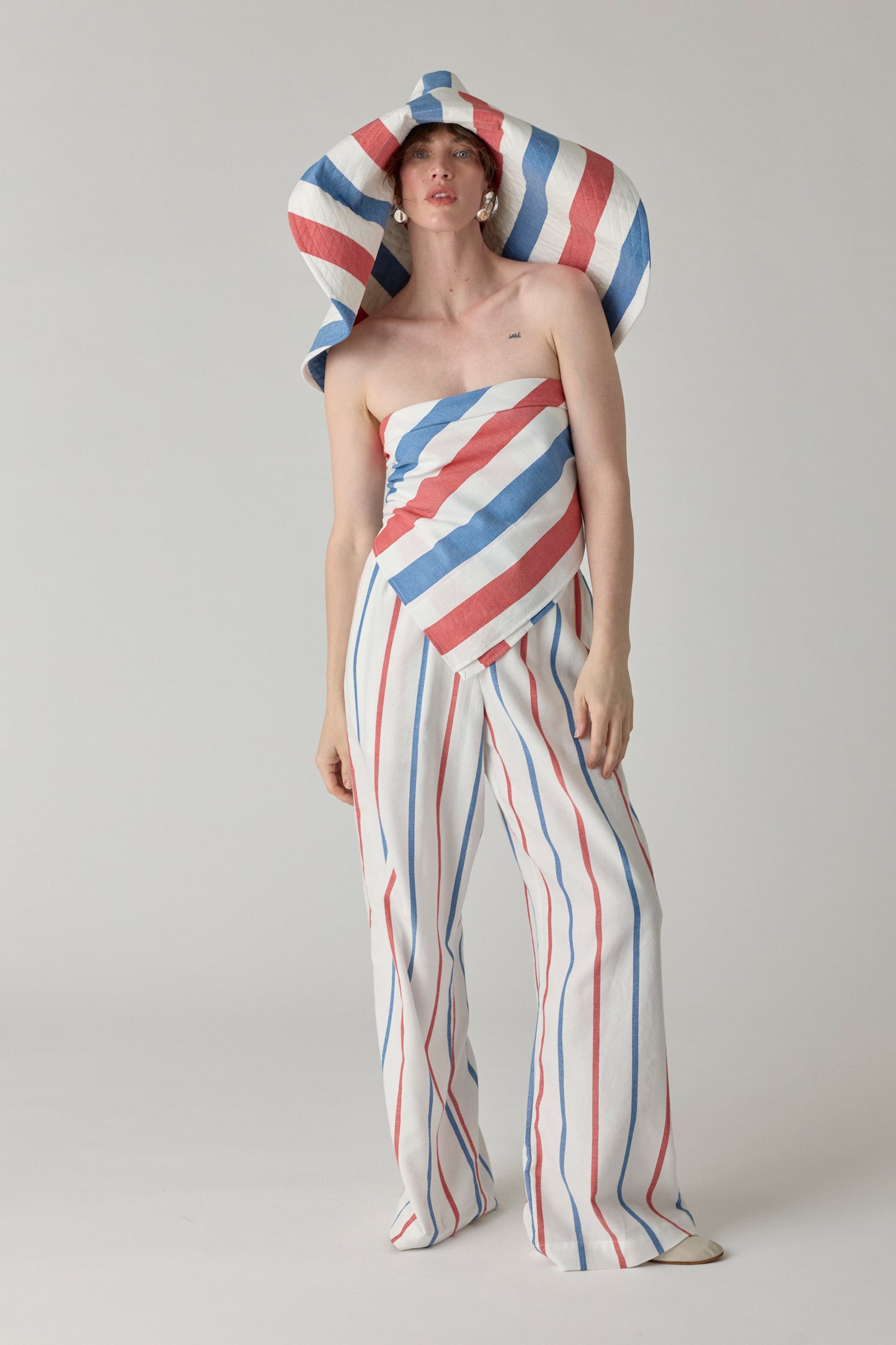 The Long Pamela Hat - Blue/Red Stripe
