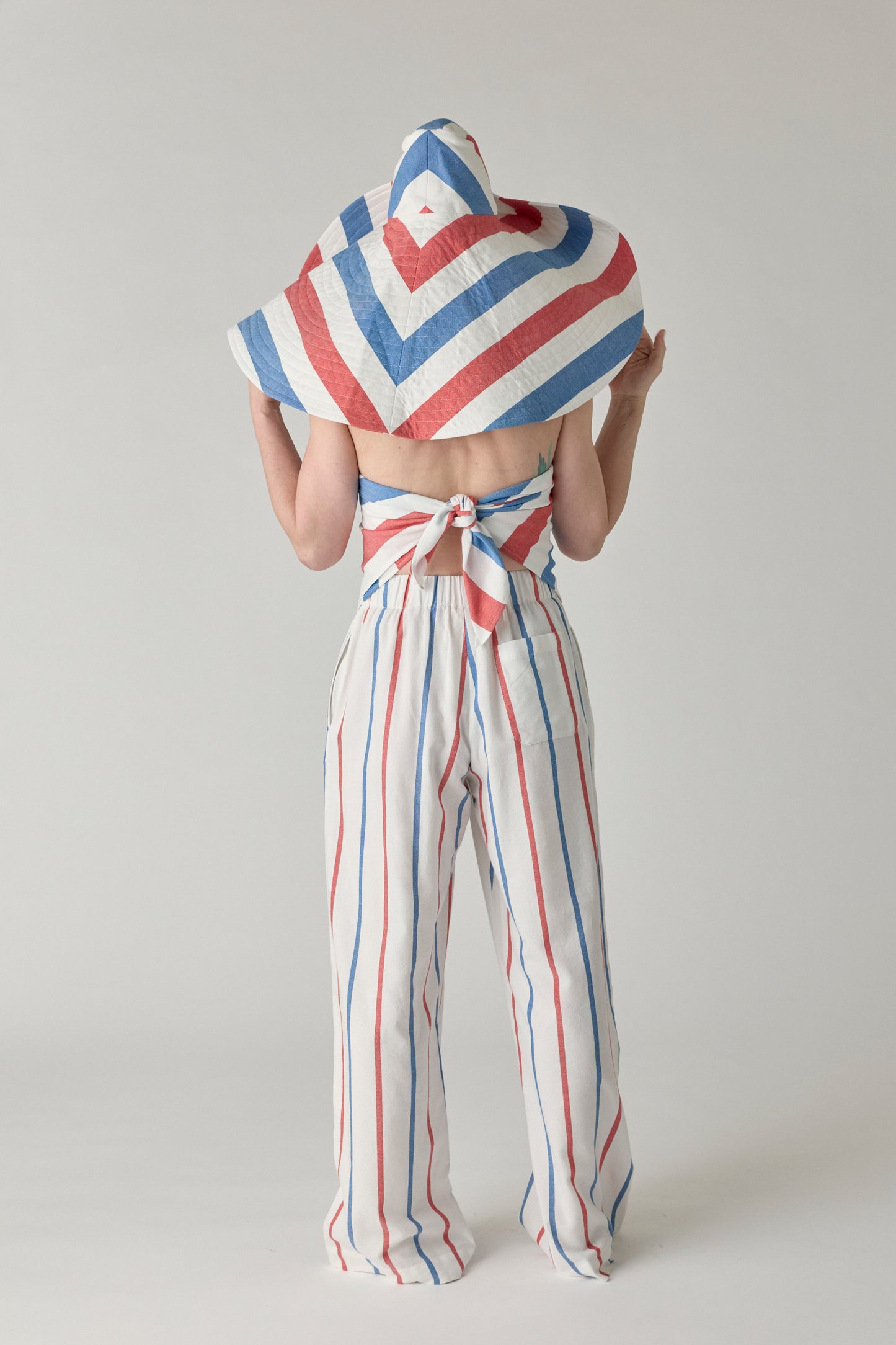 The Long Pamela Hat - Blue/Red Stripe