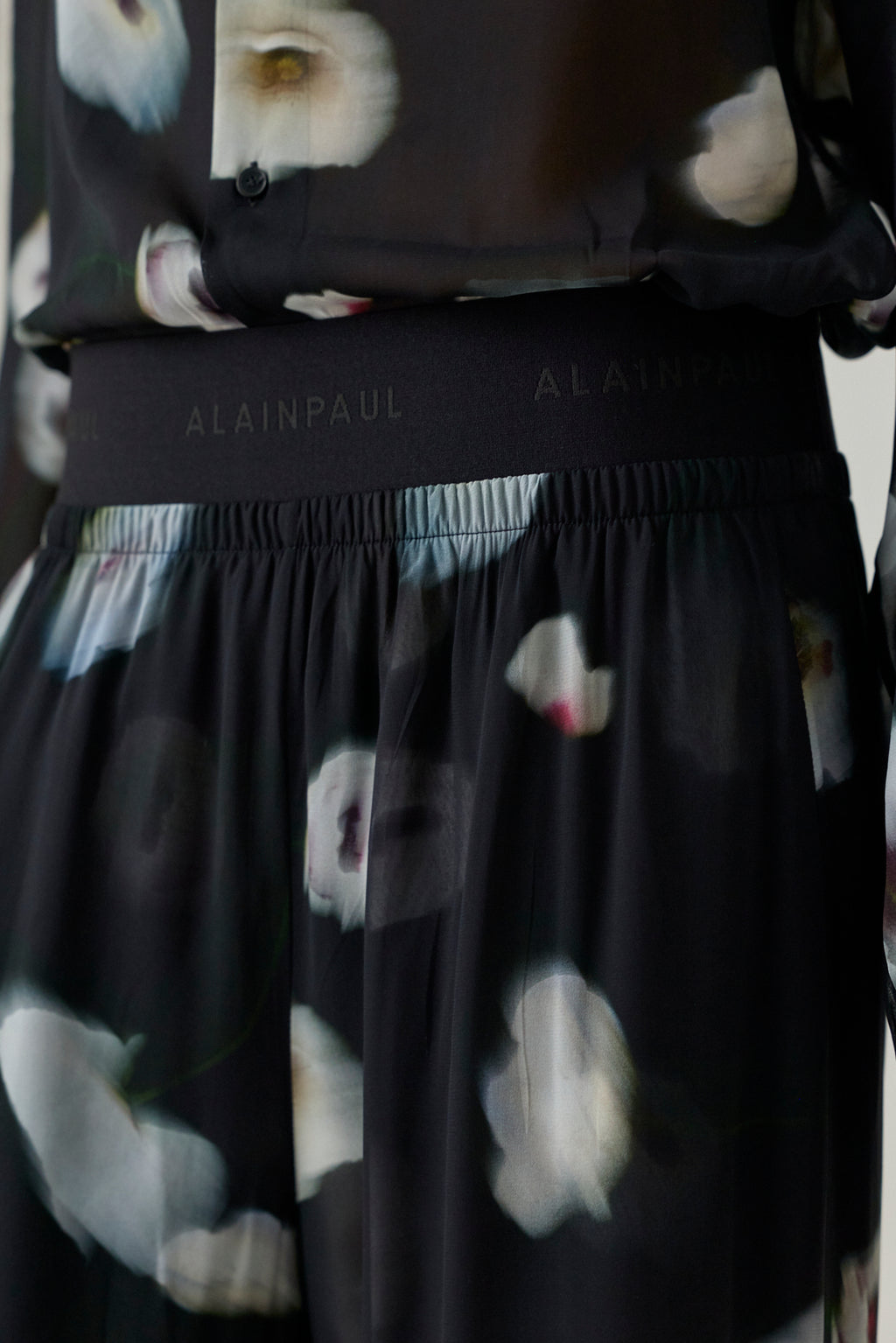 Elasticized Tailored Trousers