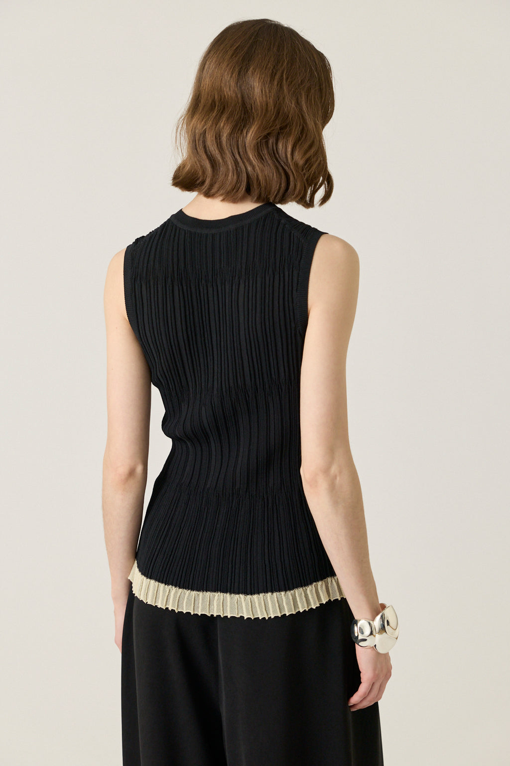 Flora Sleeveless Pullover