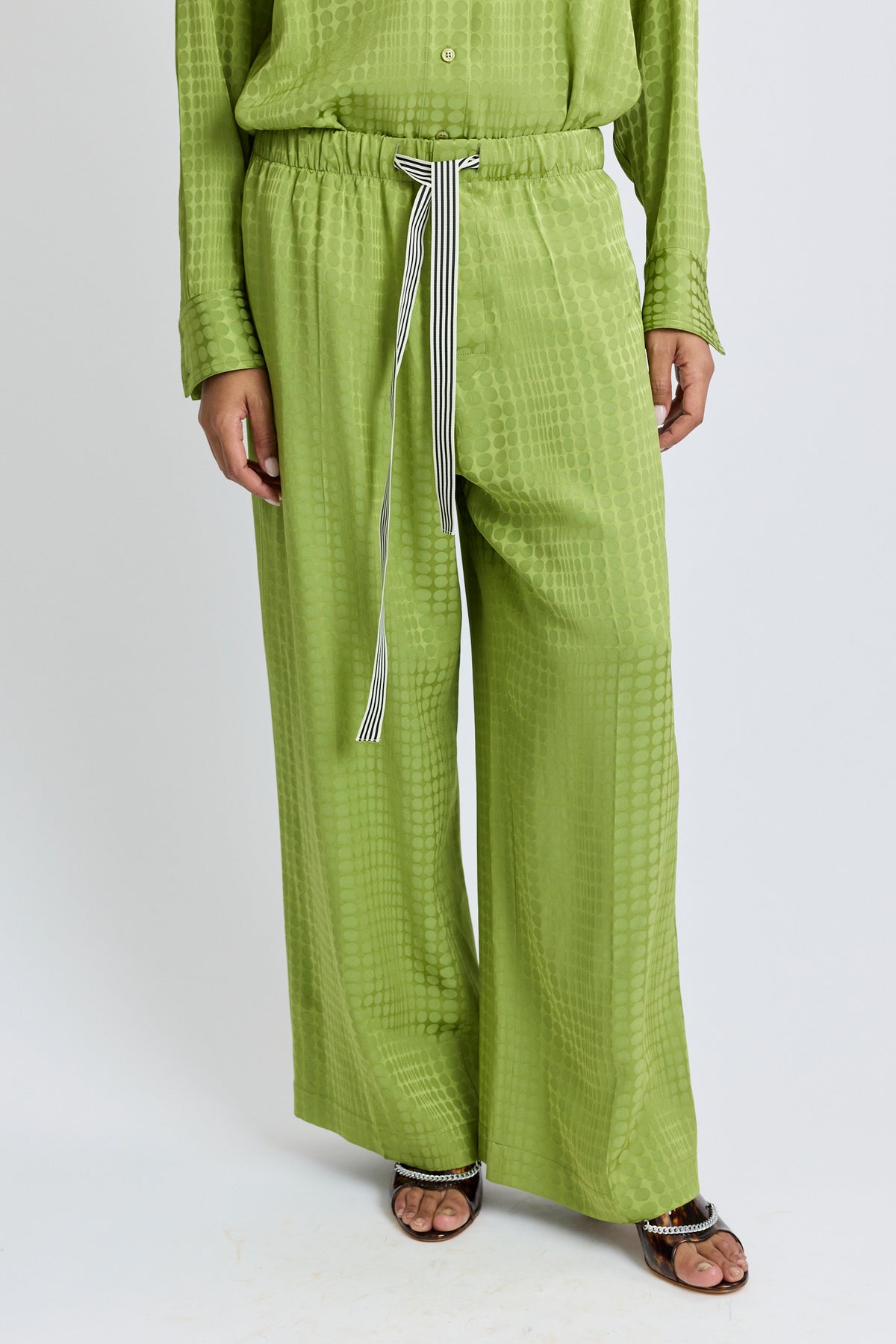 Wiggle Dot Jacquard Relaxed Pant