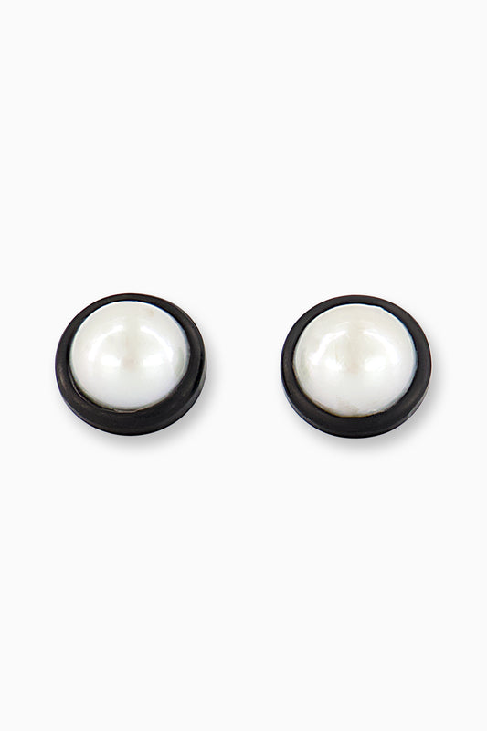 Pearl and Ebony Earring