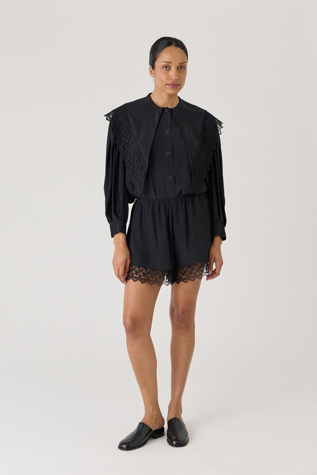Pointed Collar Trim Shirt