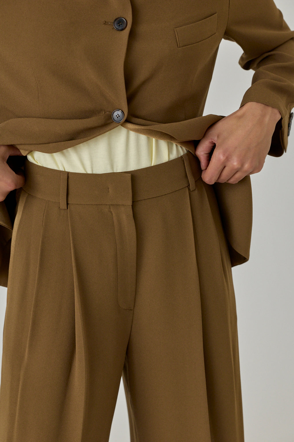 Tuxedo Detail Fluid Pants