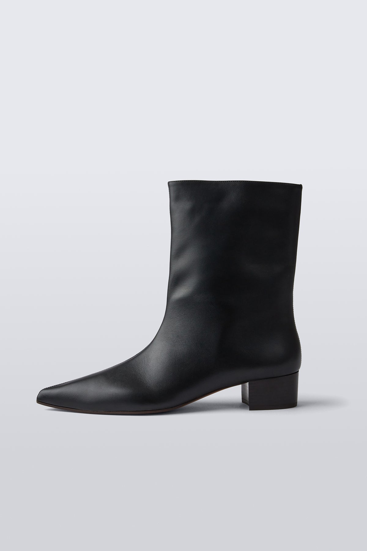 Tapek Boots - Black