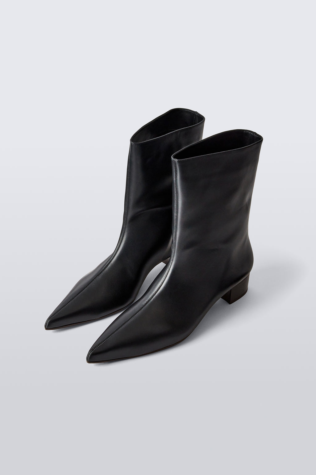Tapek Boots - Black